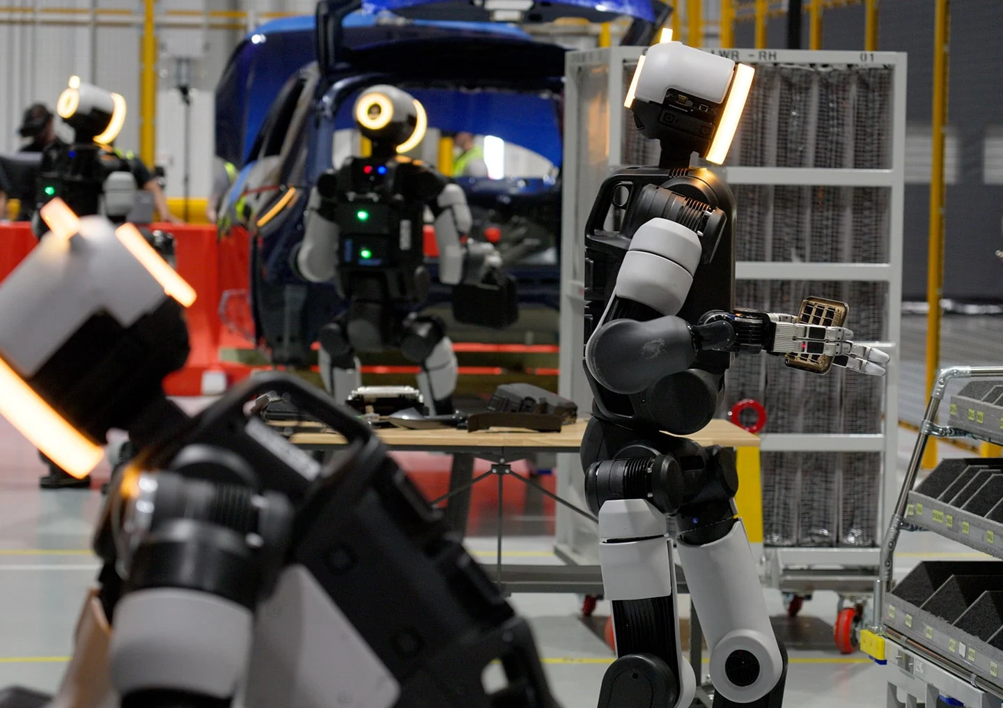 Boston Dynamics 的 RMAC 製造訓練環境中的 Atlas 機器人。