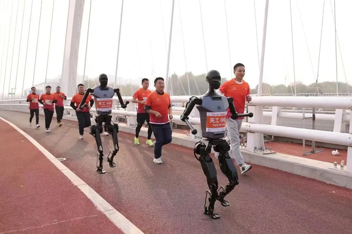 Honor's 'Lightning' Robot Wins Beijing Half-Marathon, Outpacing Human World Record
